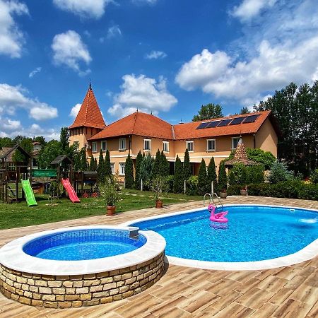 Villa Larus Palić Esterno foto