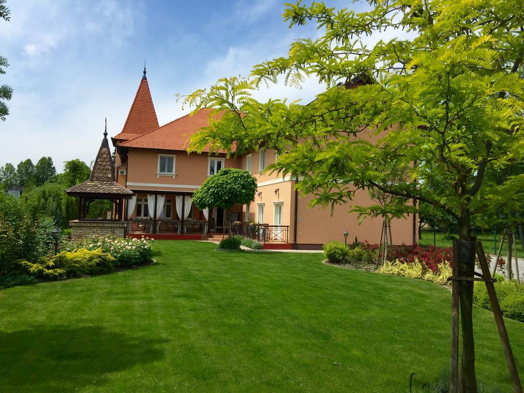 Villa Larus Palić Esterno foto