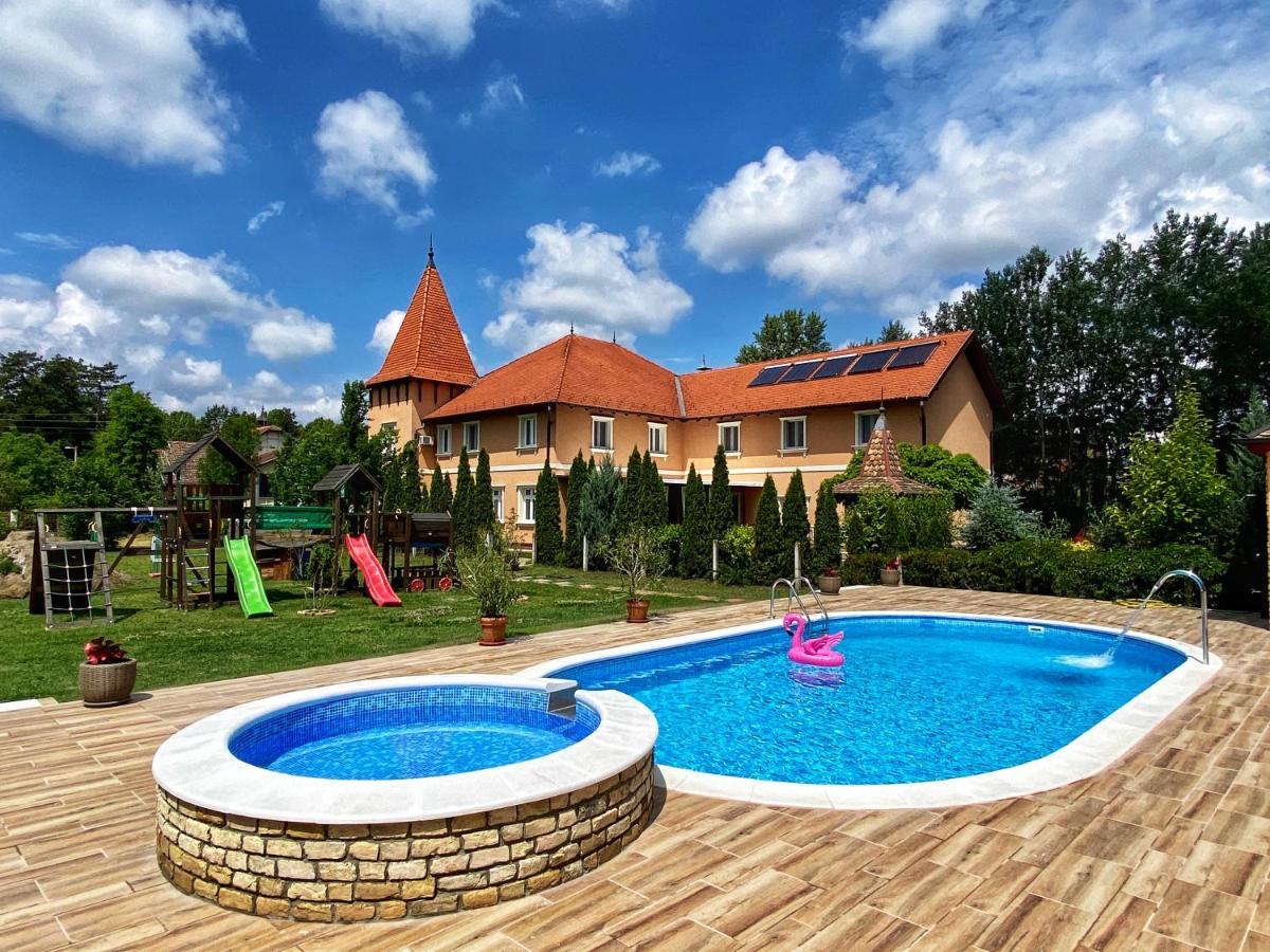 Villa Larus Palić Esterno foto